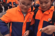 江西一90后数学老师离职后在校门口卖火鸡面：学生见我比上课积极，遇到家长还是尴尬-中石化网上营业厅官网